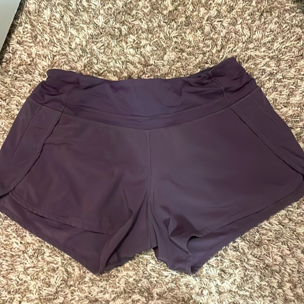 Comfy lulu shorts